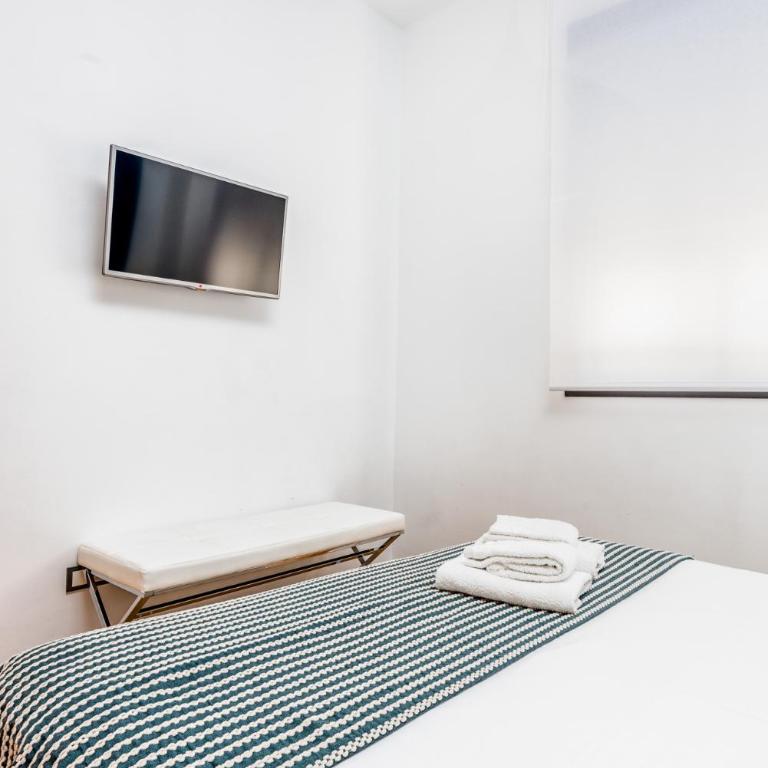 Atico con terraza ac 1hab en el centro y piscina comunitaria - Apartamento Ático - 74
