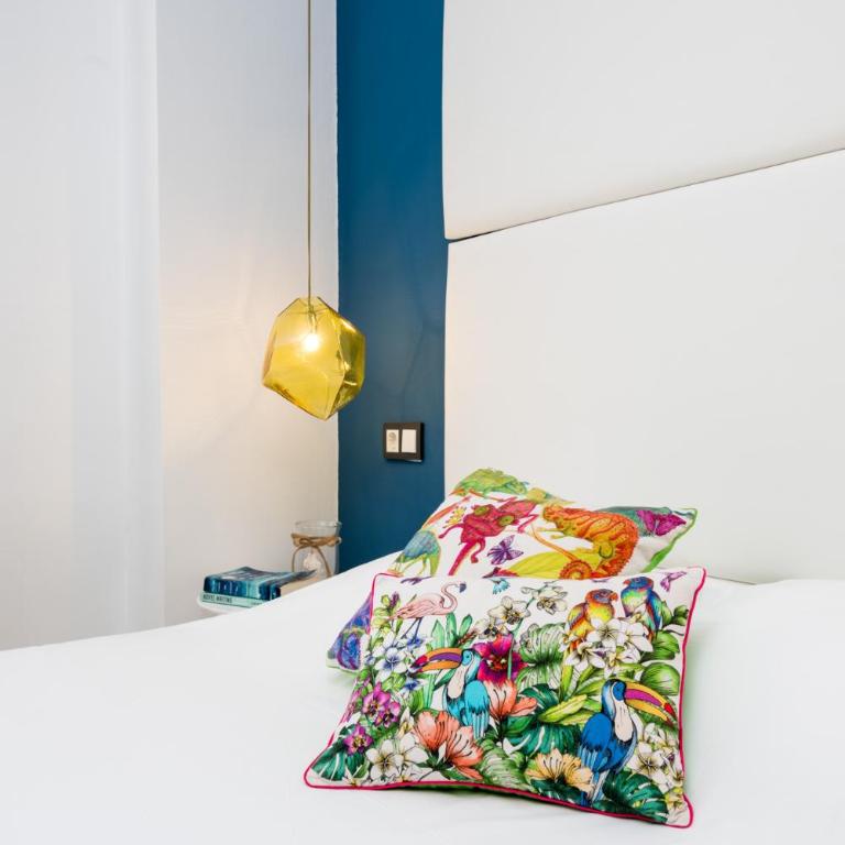 Atico con terraza ac 1hab en el centro y piscina comunitaria - Apartamento Ático - 79