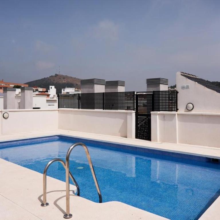 Atico con terraza ac 1hab en el centro y piscina comunitaria - Apartamento Ático - 9