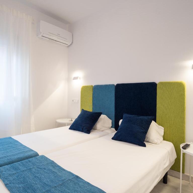 Nuevo centro 3 hab 2 baños ac wifi - Three-Bedroom Apartment - 3