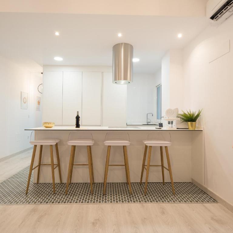 Nuevo centro 3 hab 2 baños ac wifi - Three-Bedroom Apartment - 30