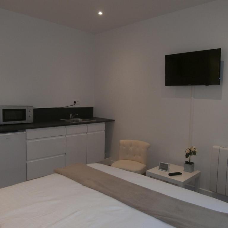 au Claire de lune - Chambre Double Confort avec Balcon - 14
