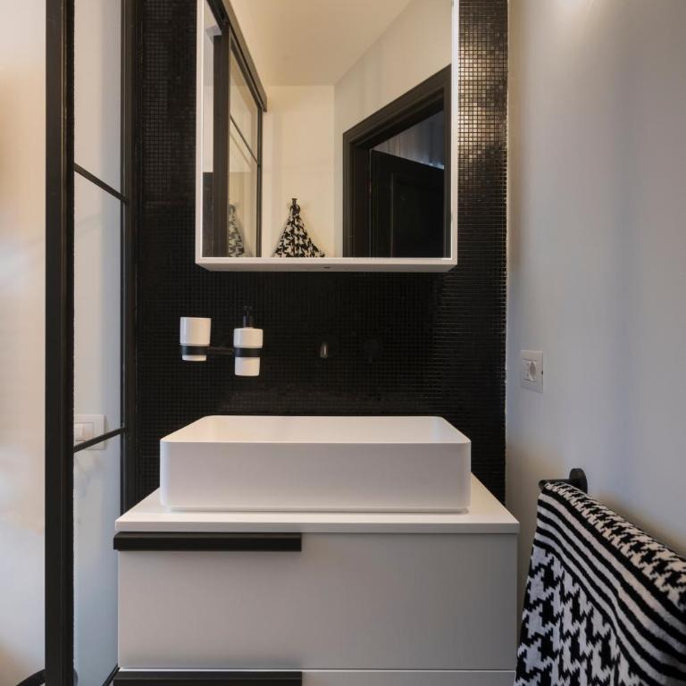 A World Aparts - 12 Viviani - One-Bedroom Apartment - 16