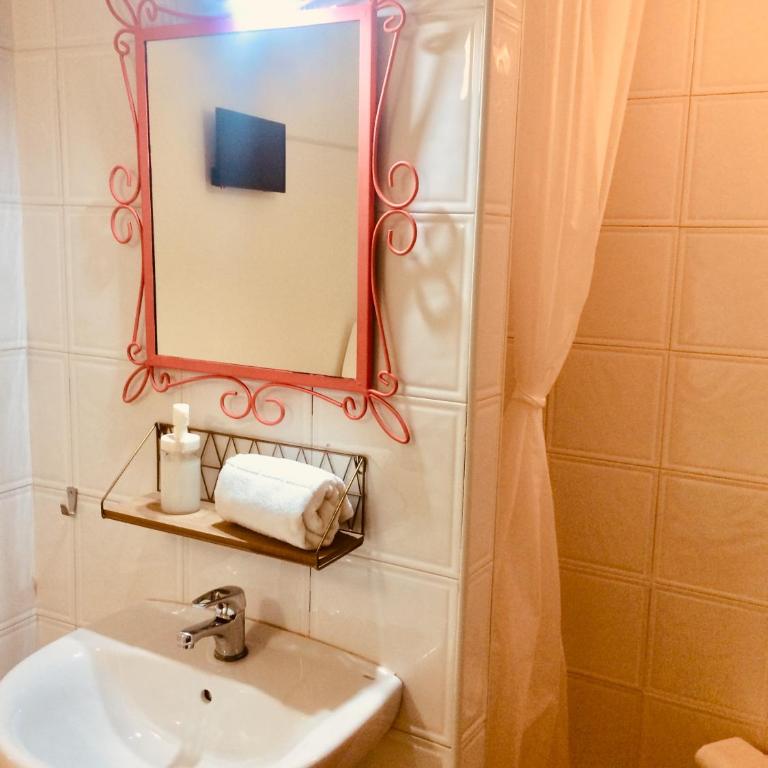 Pensión La Cantarera - Habitación Doble con ducha - 2 camas - 2