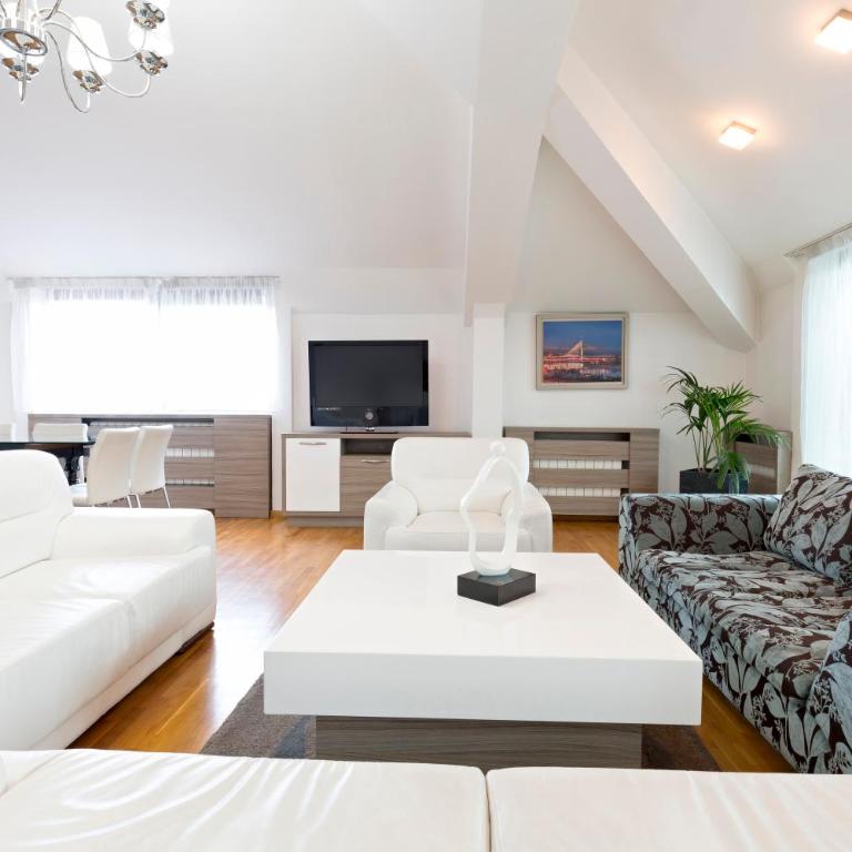Garni Hotel Nevski - Premium Suite – Besplatan Parking - 1