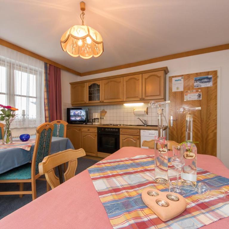Haus Schwab - Apartment mit Balkon - 7