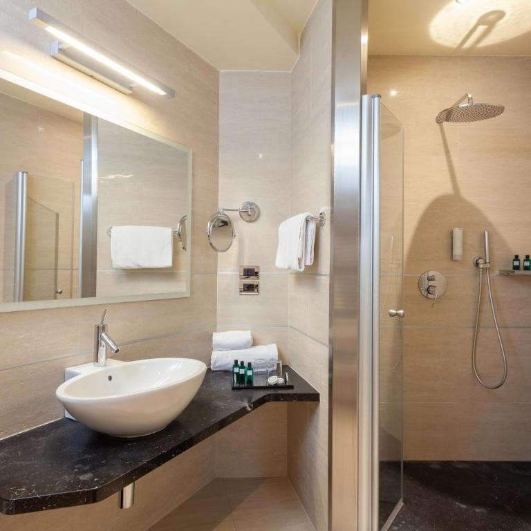 Hotel Kristal Palace - Tonelli Hotels - Adult Friendly - Executive Double or Twin Room with Panoramic View - 5