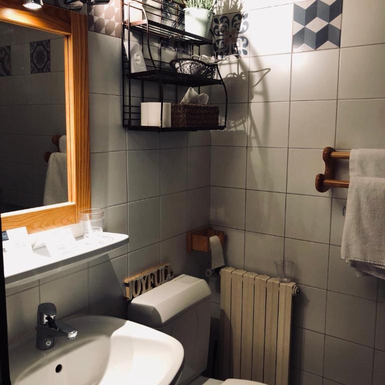 Le Coin Savoyard - Chambre Double - Vue sur Montagnes - 5 - 8