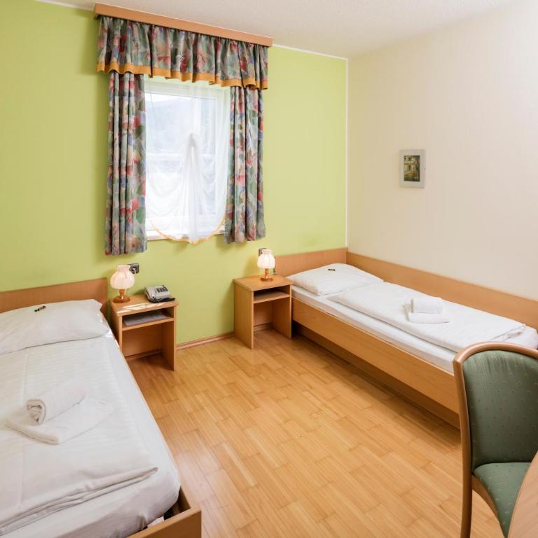 Pension Zum lustigen Steirer - Standard Zweibettzimmer - 2
