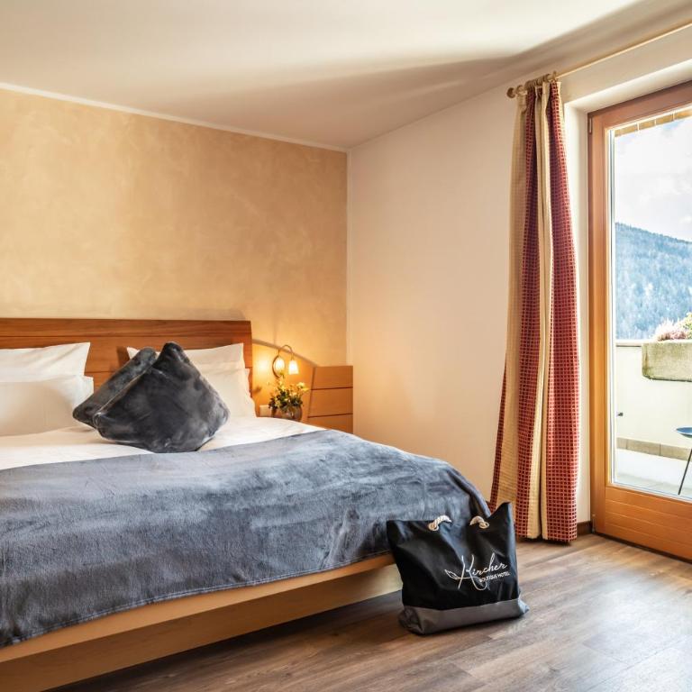 Boutique Hotel Kircher - Habitación Familiar con balcón y vistas a la montaña - 6