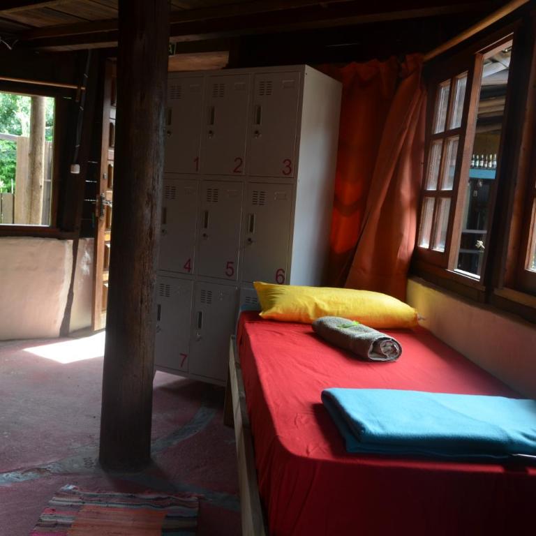La Brújula Hostel - Bed in 8-Bed Dormitory Room - 40
