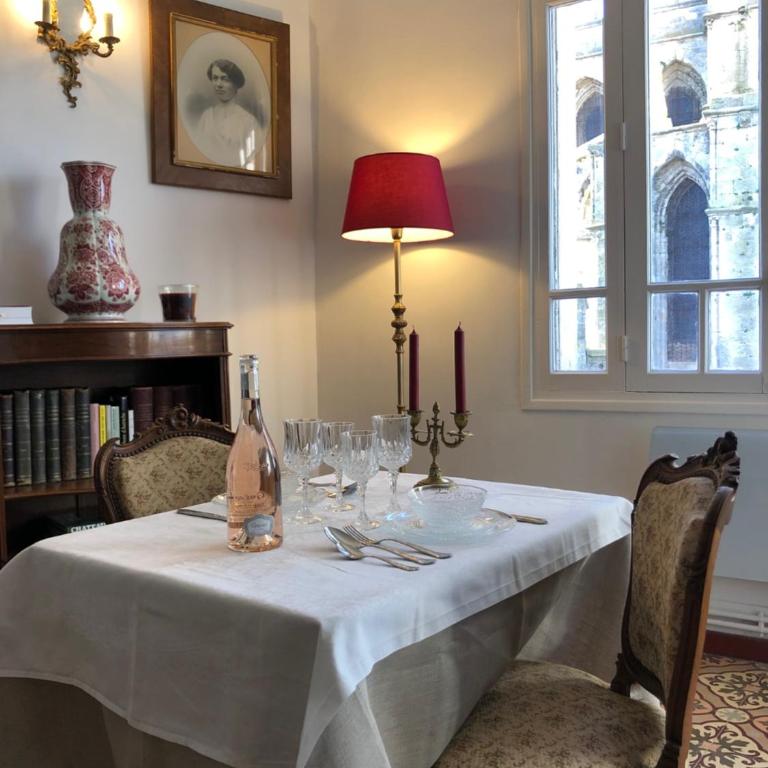 Le Logis du Chanoine, 50 m2 and terrace face to Cathedral - Appartement 1 Chambre - 23