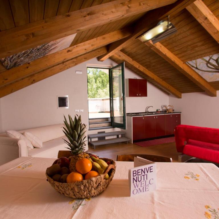 Agriturismo Villa Lupara - Camera Familiare con Terrazza - 3