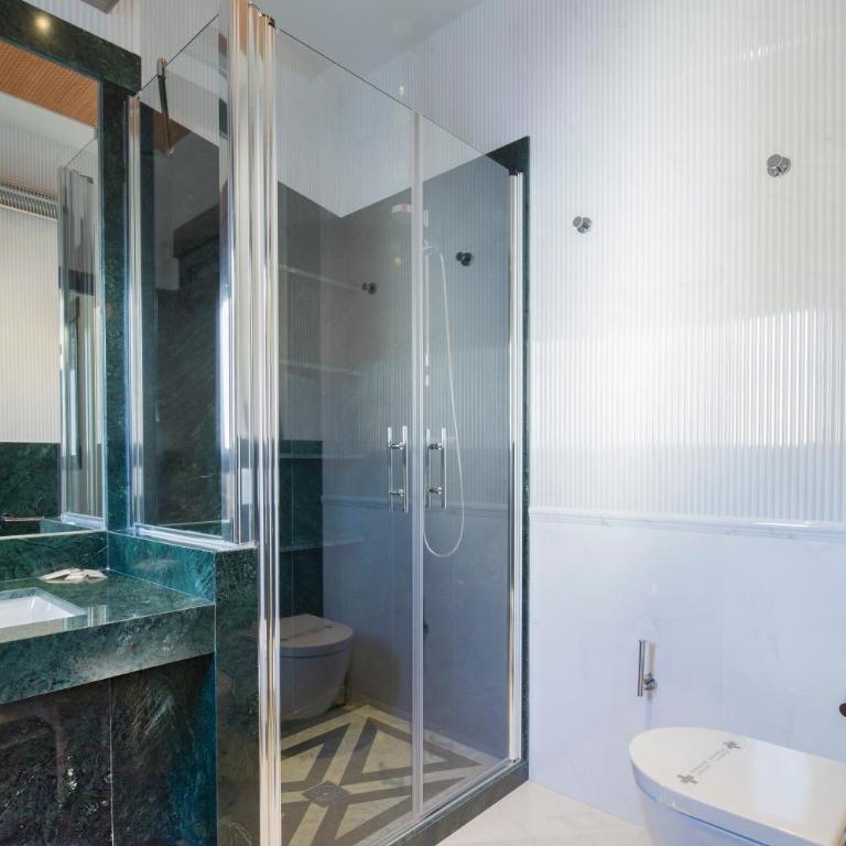 Imeda Apartamentos Escudo del Carmen 19 - Three-Bedroom Apartment - 11
