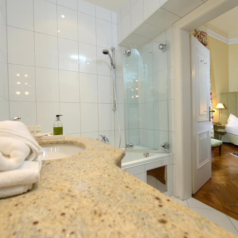 Dermuth Hotels – Parkvilla Wörth - Doppelzimmer mit Gartenblick - 23