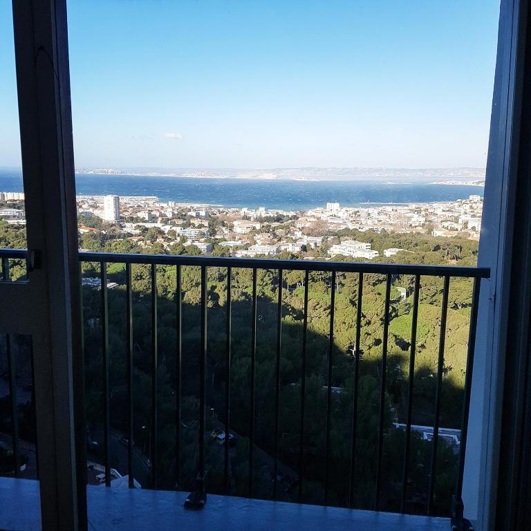 VUE MER et montagne dans parc du roy d'espagne, Up to 7 people - Apartment - 31