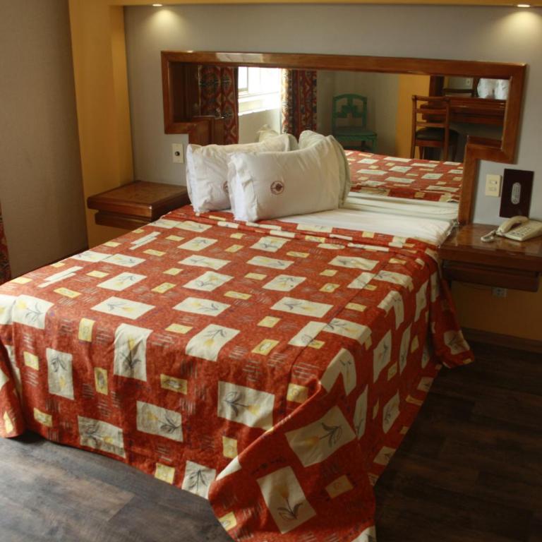 Hotel Mina - Queen Room - 5