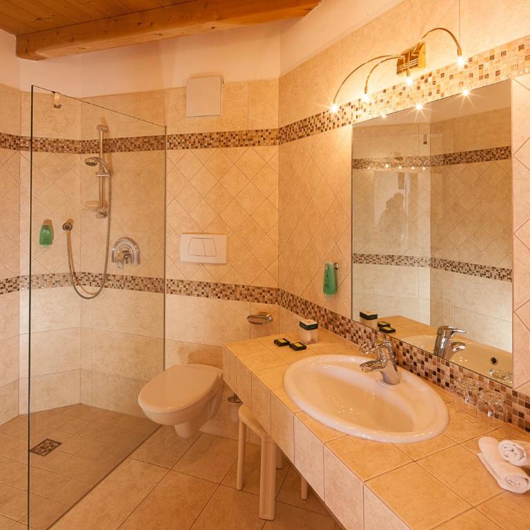 Berglandhotel Untertheimerhof - Habitación Doble Deluxe con balcón - 2