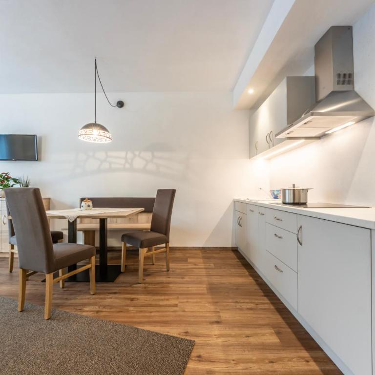 Alfred Ties Apartments - Appartamento con 2 Camere da Letto - 2