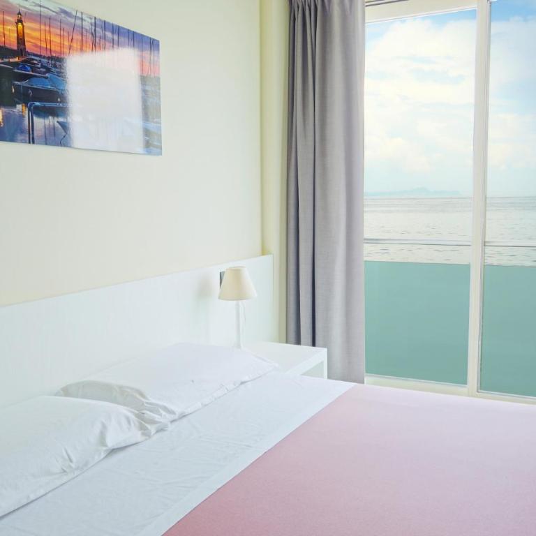 Garda Rooms - Camera Matrimoniale con Vista Lago - 14