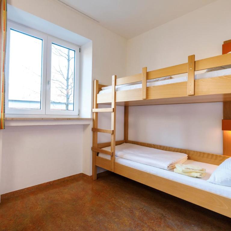 Jugendherberge Garmisch-Partenkirchen - membership required! - Einzelzimmer mit eigenem Bad - 3