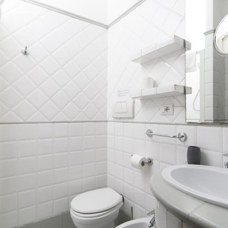 White Caesar Guesthouse - Camera Matrimoniale - 9