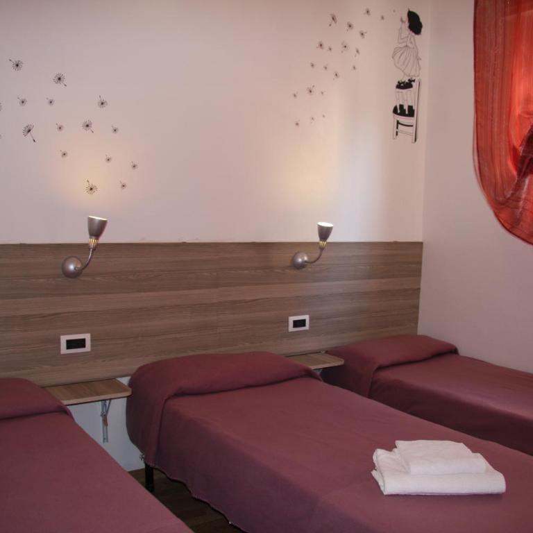 Hotel Adelchi - Camera Familiare con Bagno - 4