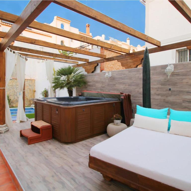 Villa Maite with Pool and Hot Tub SpainSunRentals 1057 - Villa con piscina privada - 2