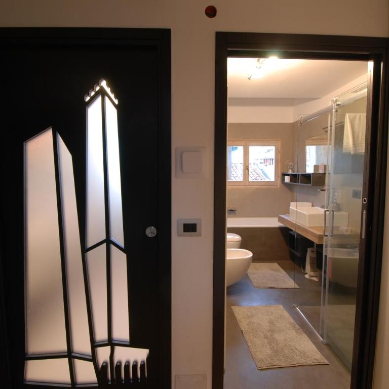 Appartamento con Altana Panoramica a 2 min dalle Due Torri - Appartamento con 2 Camere da Letto - 21