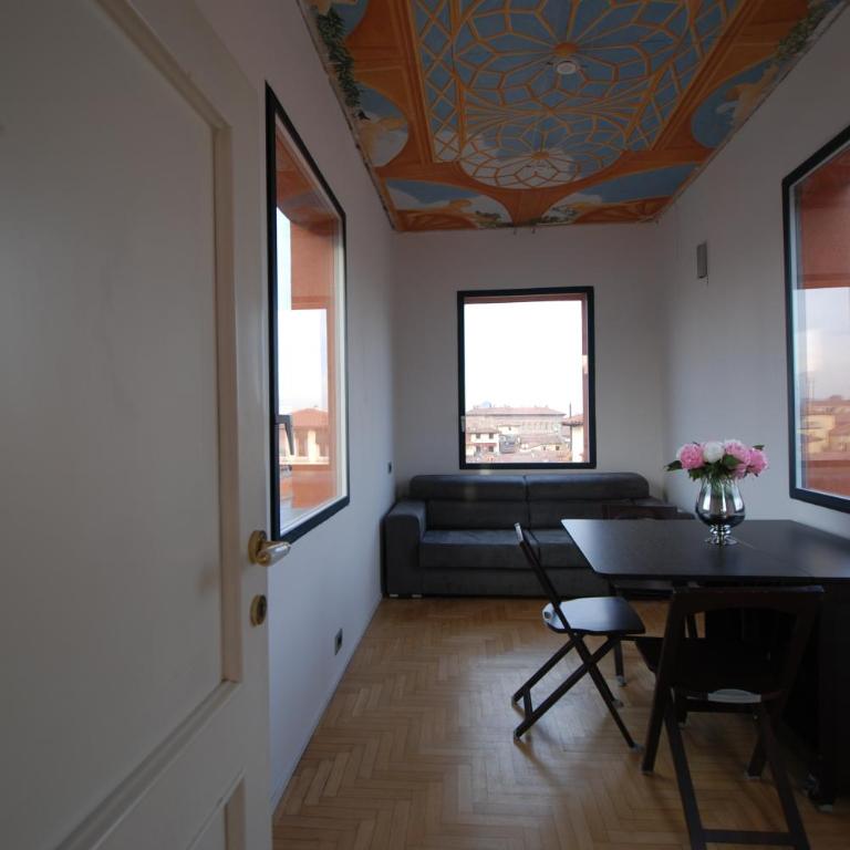 Appartamento con Altana Panoramica a 2 min dalle Due Torri - Appartamento con 2 Camere da Letto - 30