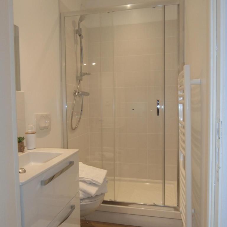 au Claire de lune - Chambre Double Confort avec Balcon - 9