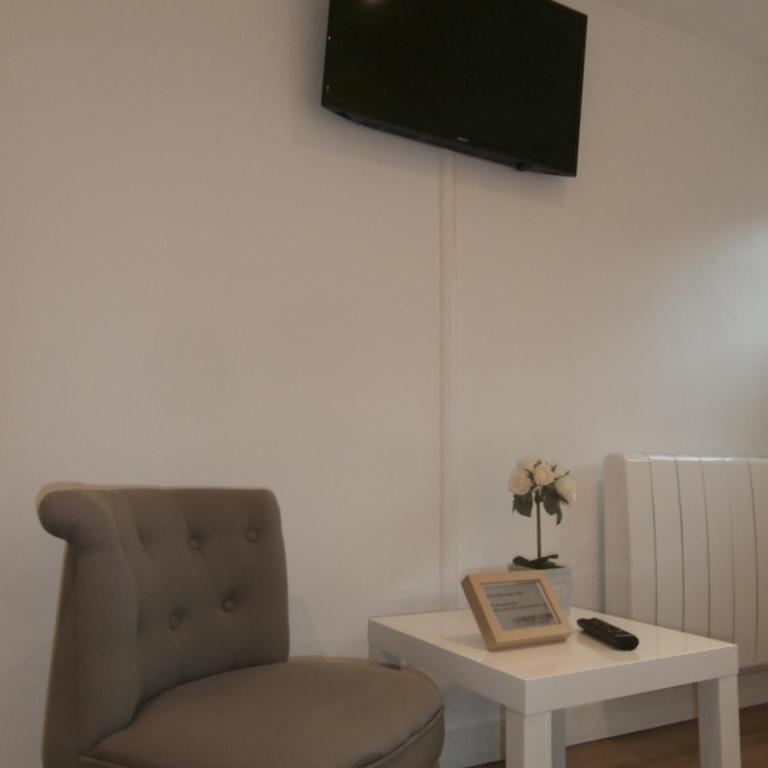 au Claire de lune - Chambre Double Confort avec Balcon - 12
