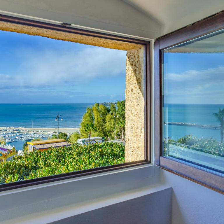 Le Maestranze Deluxe Rooms - Suite Deluxe con Vista Mare - 1