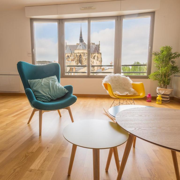 IN FRONT OF CATHEDERAL ! - Appartement 2 Chambres Deluxe - 4