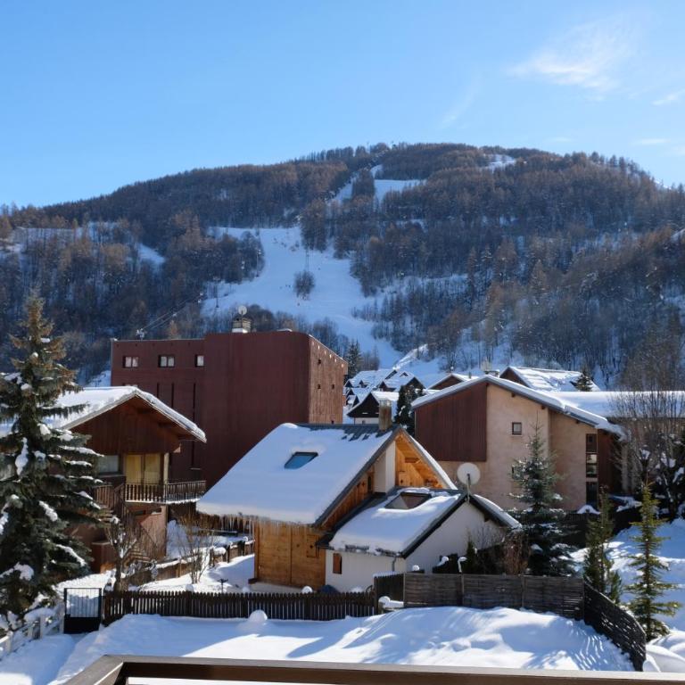 Chalet Les Gentianes - Appartement avec Vue sur la Montagne - 10