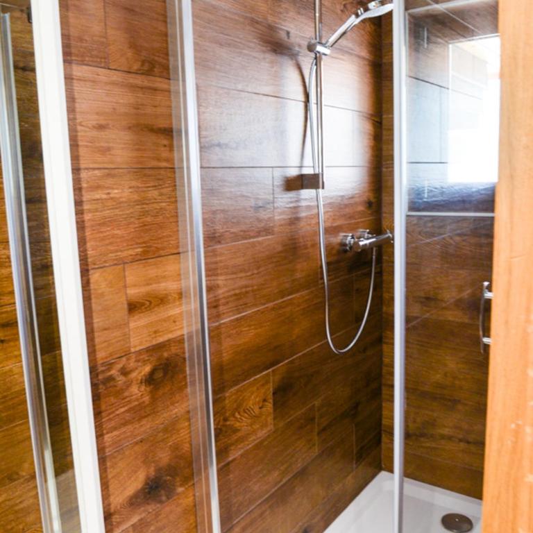 Chalet Les Gentianes - Appartement avec Vue sur la Montagne - 13