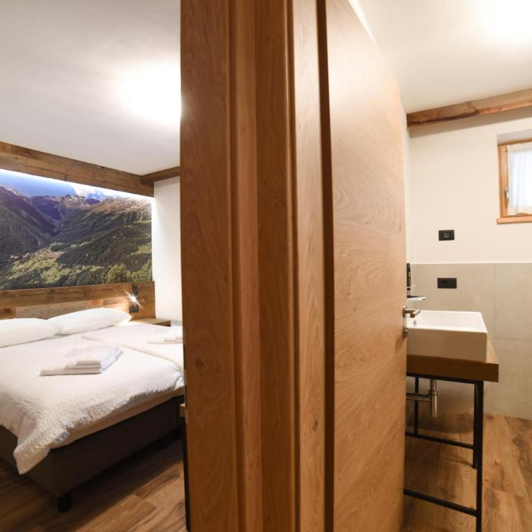 Residence & Wellness 3MILA - Two-Bedroom Apartment with Balcony and Terrace - 9