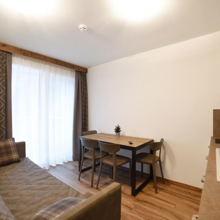 Residence & Wellness 3MILA - Two-Bedroom Apartment with Balcony and Terrace - 12