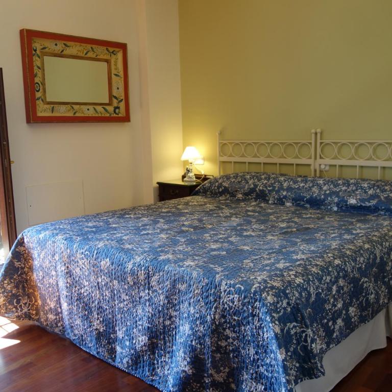 La Escondida Ronda, B&B - Habitación Doble con baño privado externo y vistas a la montaña - 7