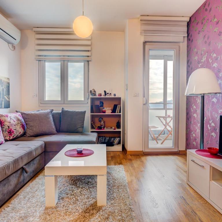 Eureka Apartment - One-Bedroom Apartment - 1