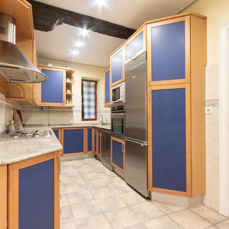Casco viejo tradición pinchos y gastronomía - Three-Bedroom Apartment - 10