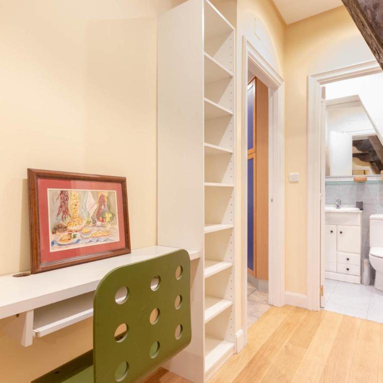 Casco viejo tradición pinchos y gastronomía - Three-Bedroom Apartment - 19