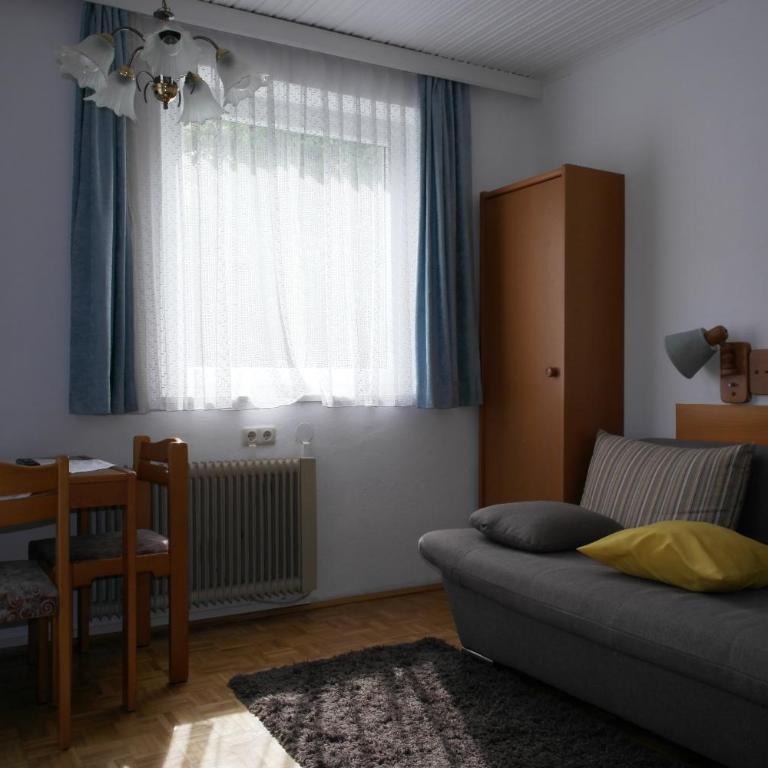 Ferienwohnungen Wassertheurer - Weitendorf - Apartment mit 1 Schlafzimmer - 3