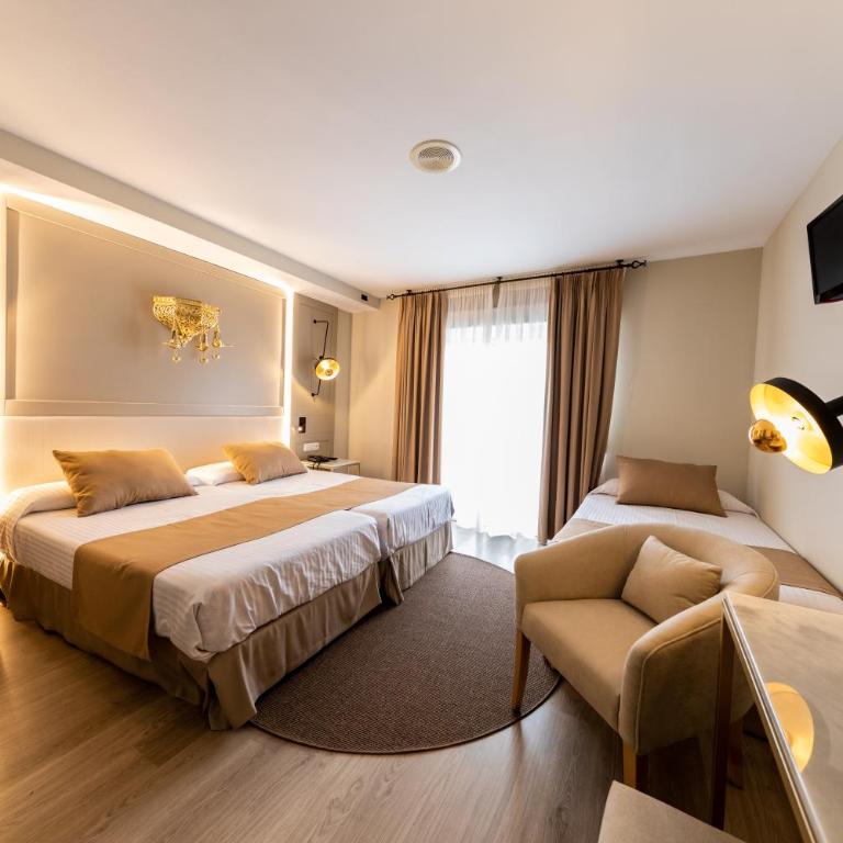 Hotel Casablanca - Habitación Doble con cama supletoria - 11