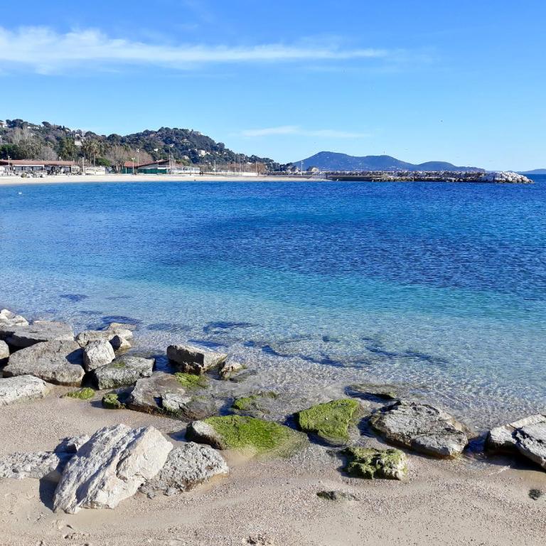 STUDIO PORT D’HYÈRES VUE MER ET ÎLES DE PORQUEROLLES ET PORT-CROS - Studio-Apartment mit Meerblick - 62