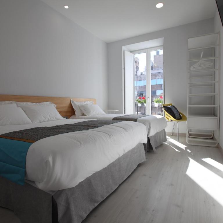Hostal Palacio Luna - Habitación Triple con baño privado - 1