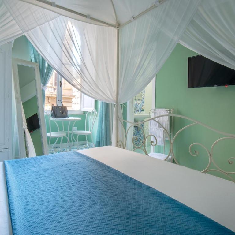 Regina Elena - Deluxe Double Room with Side Sea View - 8
