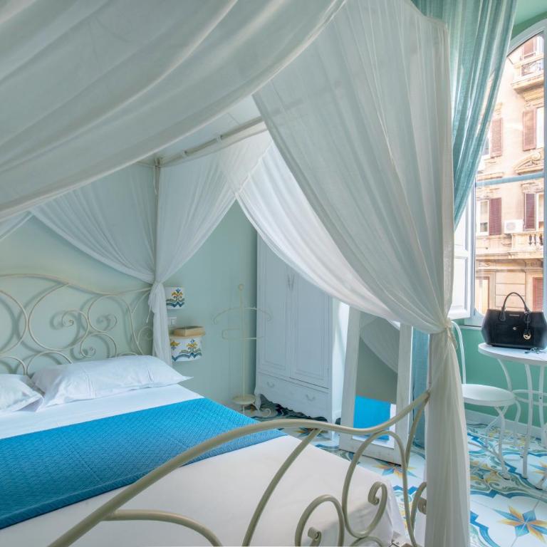 Regina Elena - Deluxe Double Room with Side Sea View - 7
