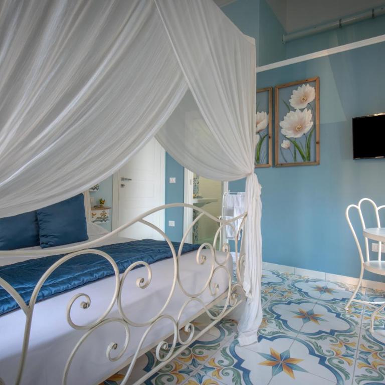 Regina Elena - Deluxe Double Room with double balcony - 13
