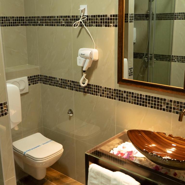 Garni Hotel Lotos - Luksuzna Četvorokrevetna Soba - 3